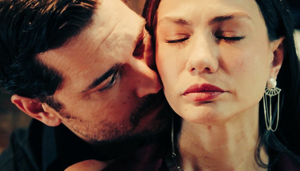 'Benden nefret ettiğini duymak hoşuma gidiyor." 
E. TEK

#eşrefrüya