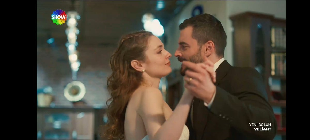 SDany89's tweet photo. T: Çocuk istiyorum.
R: Şu anda mı?
🤣🤣🤣🤣
#Veliaht #TimYah https://t.co/7Ynln5kDrk