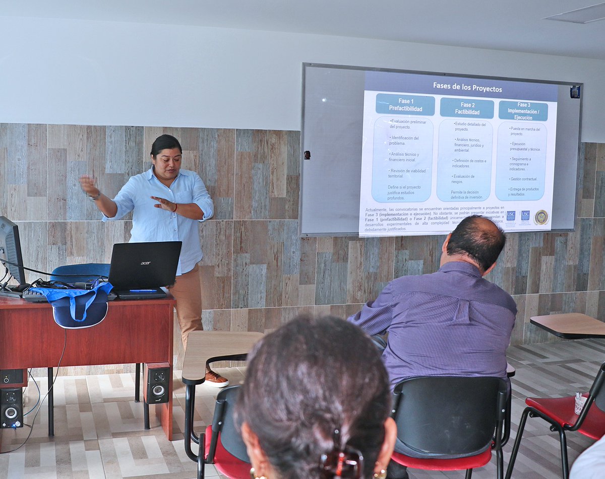 otriusc's tweet photo. Más herramientas para transformar el entorno. 💡

Investigadores de la @USantiagoDeCali se capacitan en gestión de proyectos de Ciencia, Tecnología e Innovación vinculados al Sistema General de Regalías. 🎓 Un paso más hacia la excelencia académica.

#InvestigaciónUSC #Regalías https://t.co/UWMQja5GW7