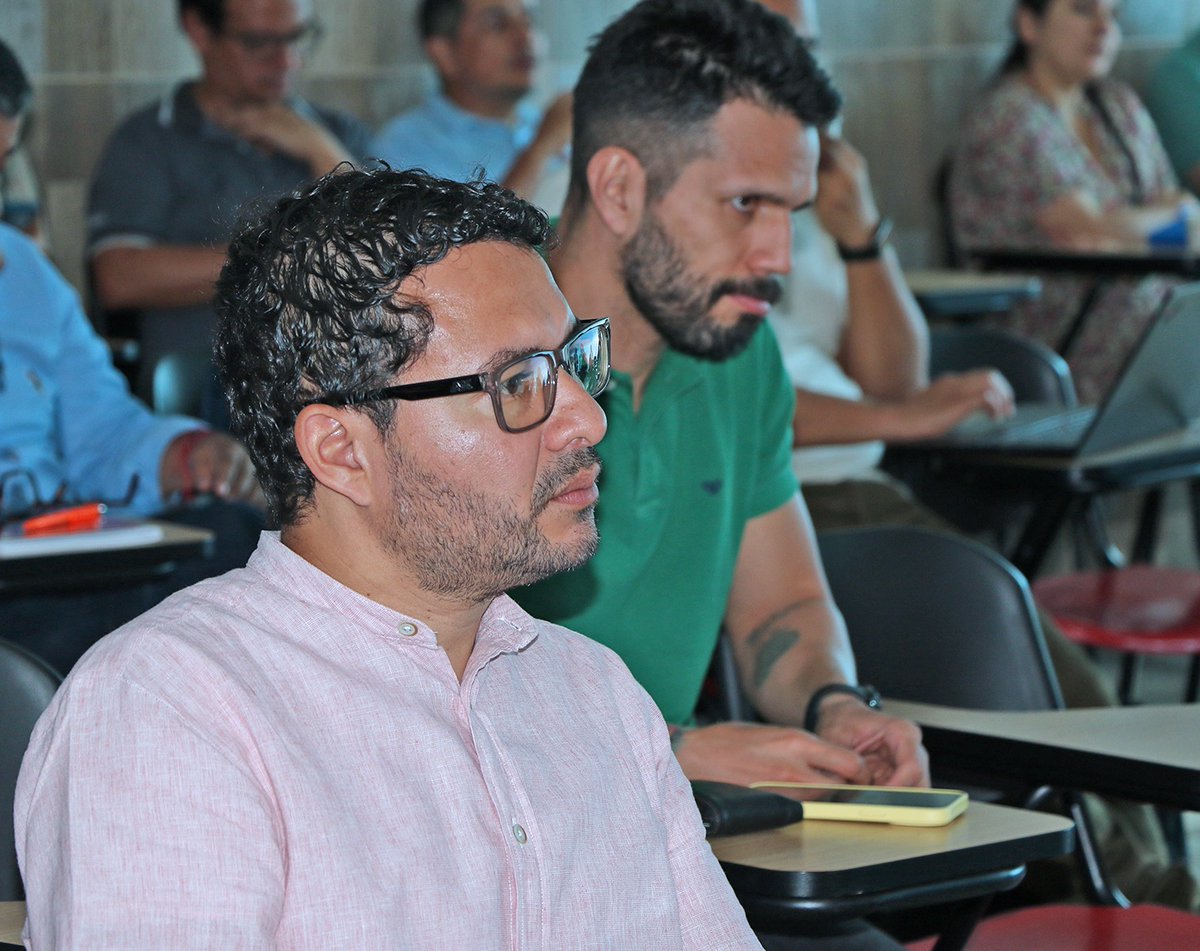 otriusc's tweet photo. Más herramientas para transformar el entorno. 💡

Investigadores de la @USantiagoDeCali se capacitan en gestión de proyectos de Ciencia, Tecnología e Innovación vinculados al Sistema General de Regalías. 🎓 Un paso más hacia la excelencia académica.

#InvestigaciónUSC #Regalías https://t.co/UWMQja5GW7