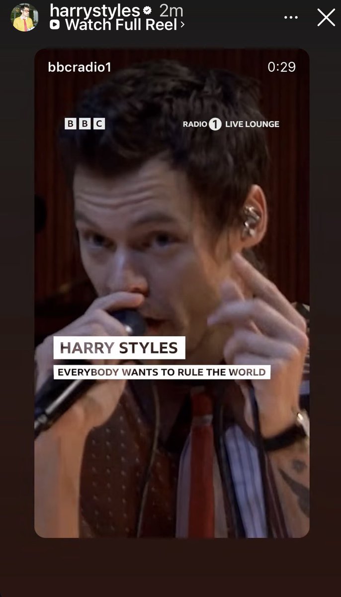 1Dnews_Control's tweet photo. 💚Harry posted to his Instagram the performances of ‘American Girls’ and ‘Everybody Wants to Rule The World’ from today’s BBC live lounge! 

#HarryStyles #BBCLiveLounge #KATTDO 

📸Harry styles https://t.co/RjhUqD3lP6