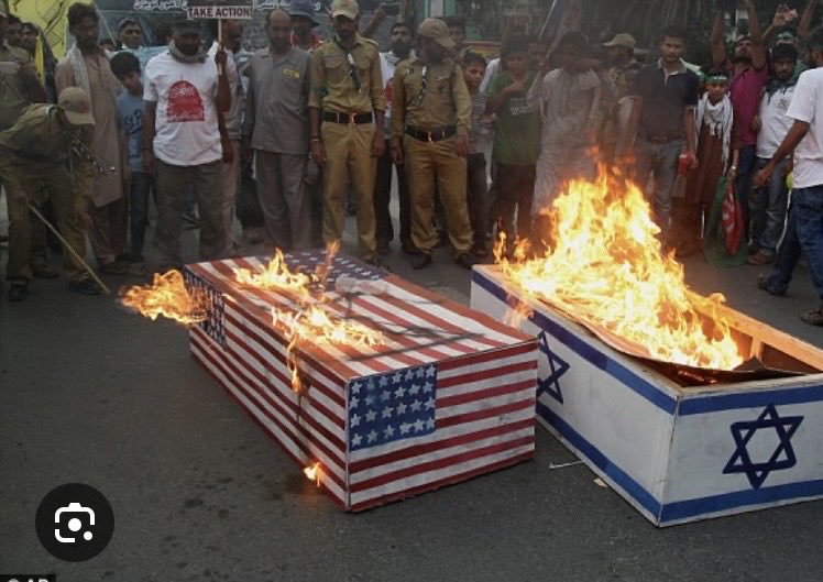 MMPconnect's tweet image. Hey #maga #republicans thank your #dictator leader #trump for waking up the #islamist #fundamentalists sleeper cells hiding in #America .. Since his term started we have not had a #normal day in the USA !!