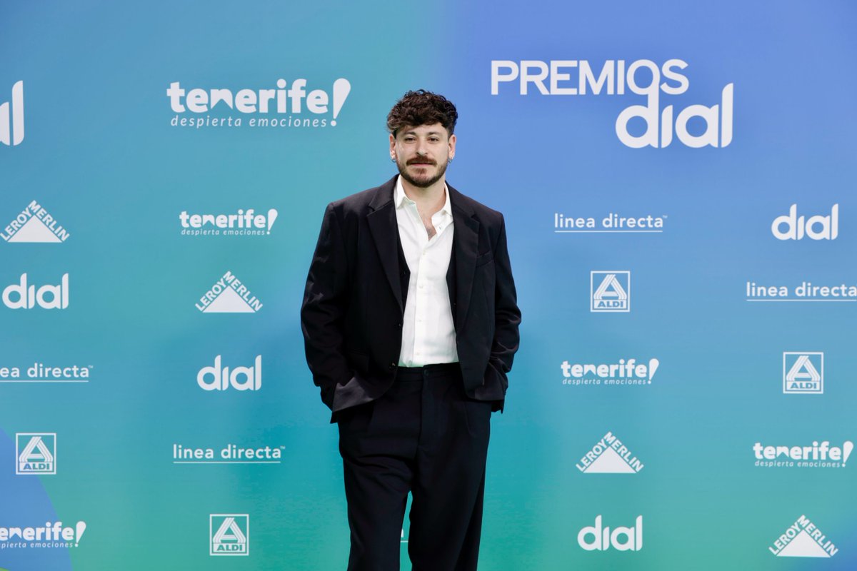 📸 <a href="/cepedaoficial/">Luis</a> en la alfombra verde de los #PremiosDial Tenerife vía <a href="/Cadena_Dial/">Cadena Dial España</a> cadenadial.com/2026/los-prota…