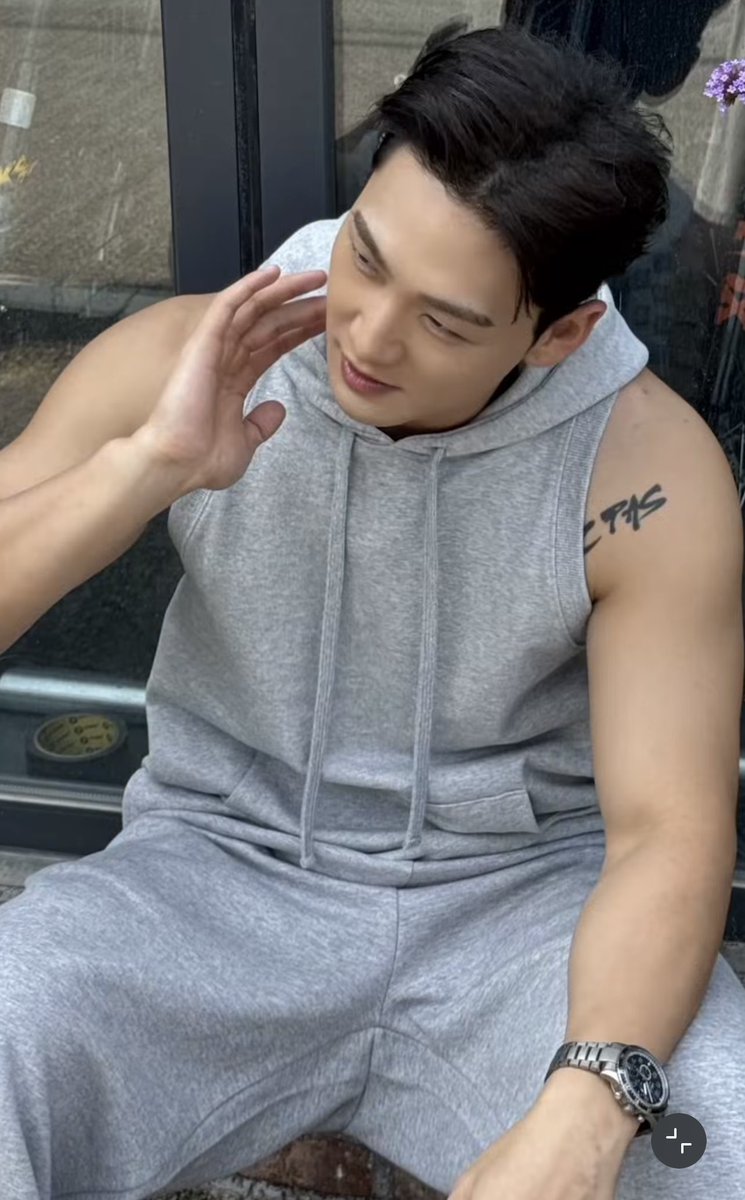 hourly baekho tweet media