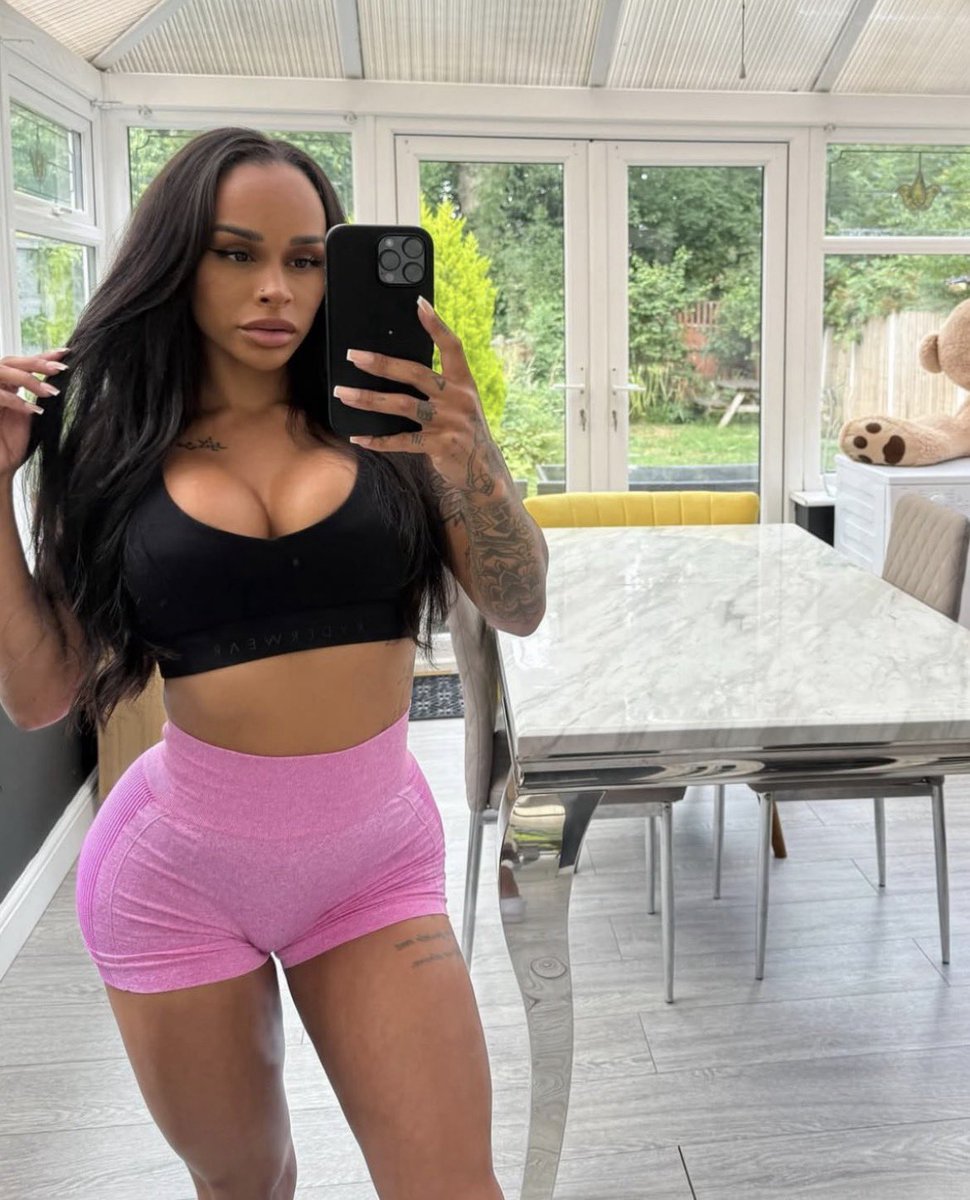 Jade 💷 tweet media