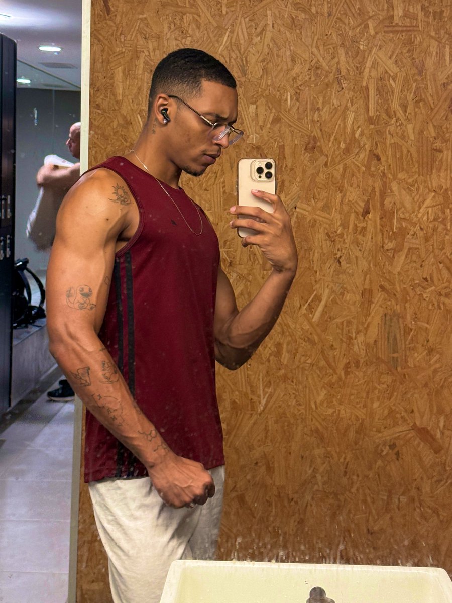 _euomauro's tweet photo. a véia 🥵 https://t.co/dsuieFy6wV