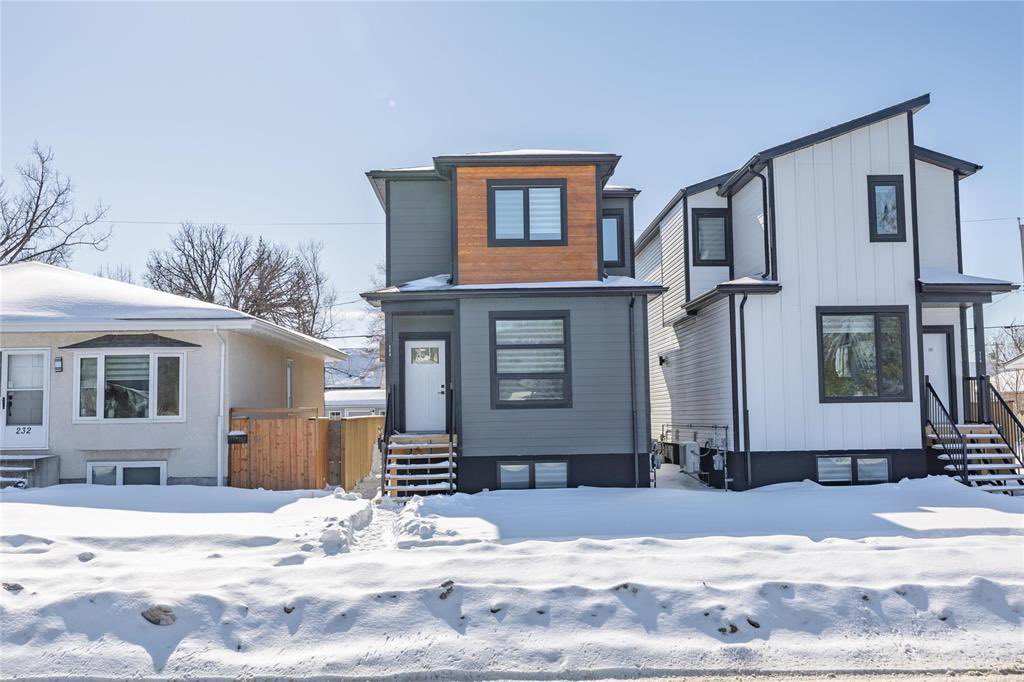 GregMichieTeam's tweet photo. ‼️JUST LISTED‼️ 

Exceptional opportunity with this stunning duplex offering premium construction and outstanding income potential built in 2023. 

🌎 https://t.co/jhMMQhwinl
☎️ 204.336.2800
📧 info@gregmichie.com https://t.co/mrHvjGTxV7