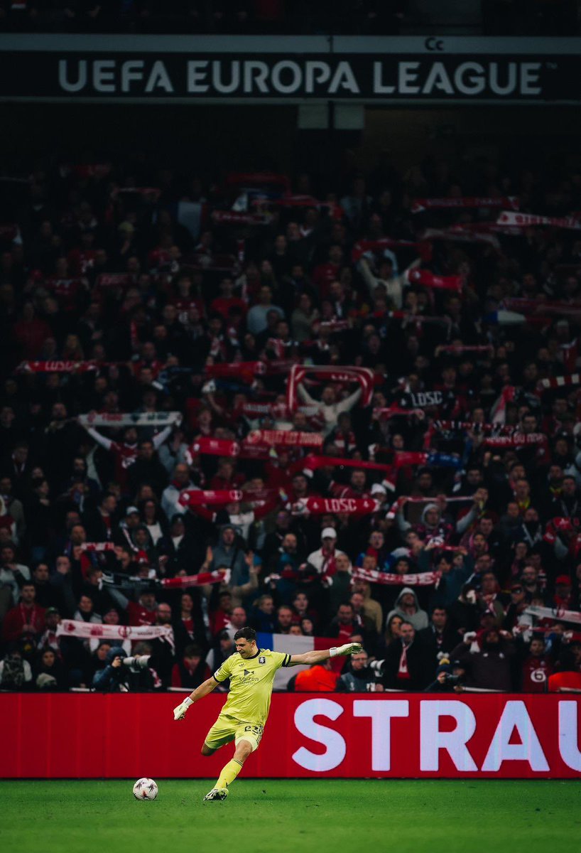 Emi Martínez tweet media