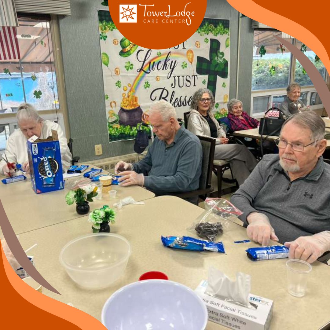 TowerLodgeCare's tweet image. Double the sweetness in Baking Club! We celebrated National White Chocolate Cheesecake Day and National Oreo Cookie Day with a delicious homemade treat. 

#BakingClub #NationalWhiteChocolateCheesecakeDay #NationalOreoCookieDay #SweetTreats #BakingFun #ResidentActivities