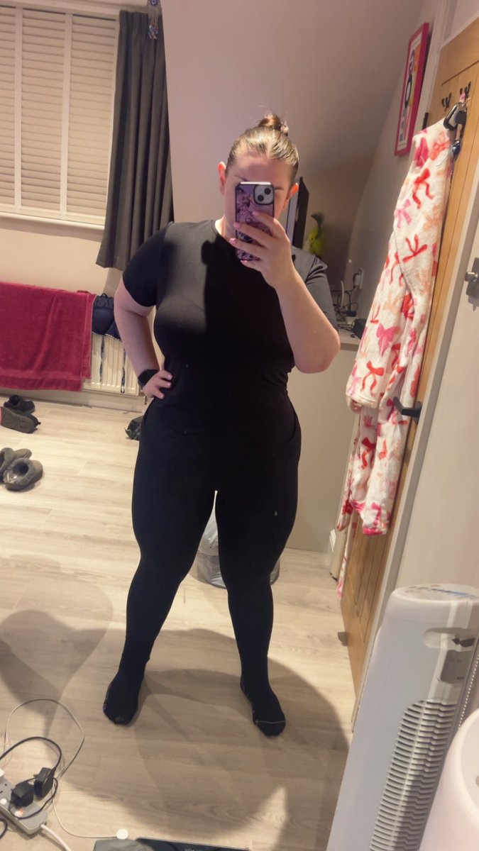 Next size down in my leggings &amp; managed to deadlift 80kg ✌🏼