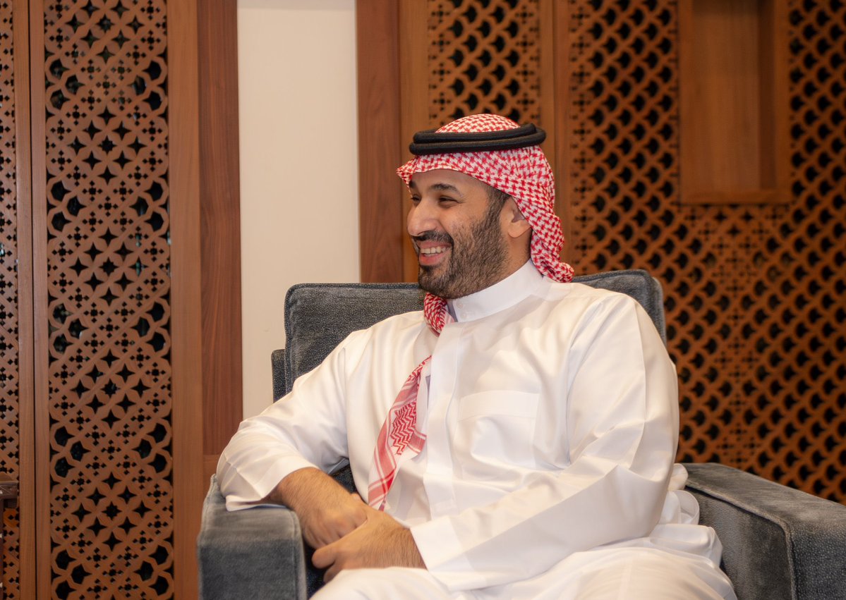 ولي العهد اليوم ..

ابتسامة قائد مُلهِم عظيم .. في وطن آمن مُطمئن .

💚💚