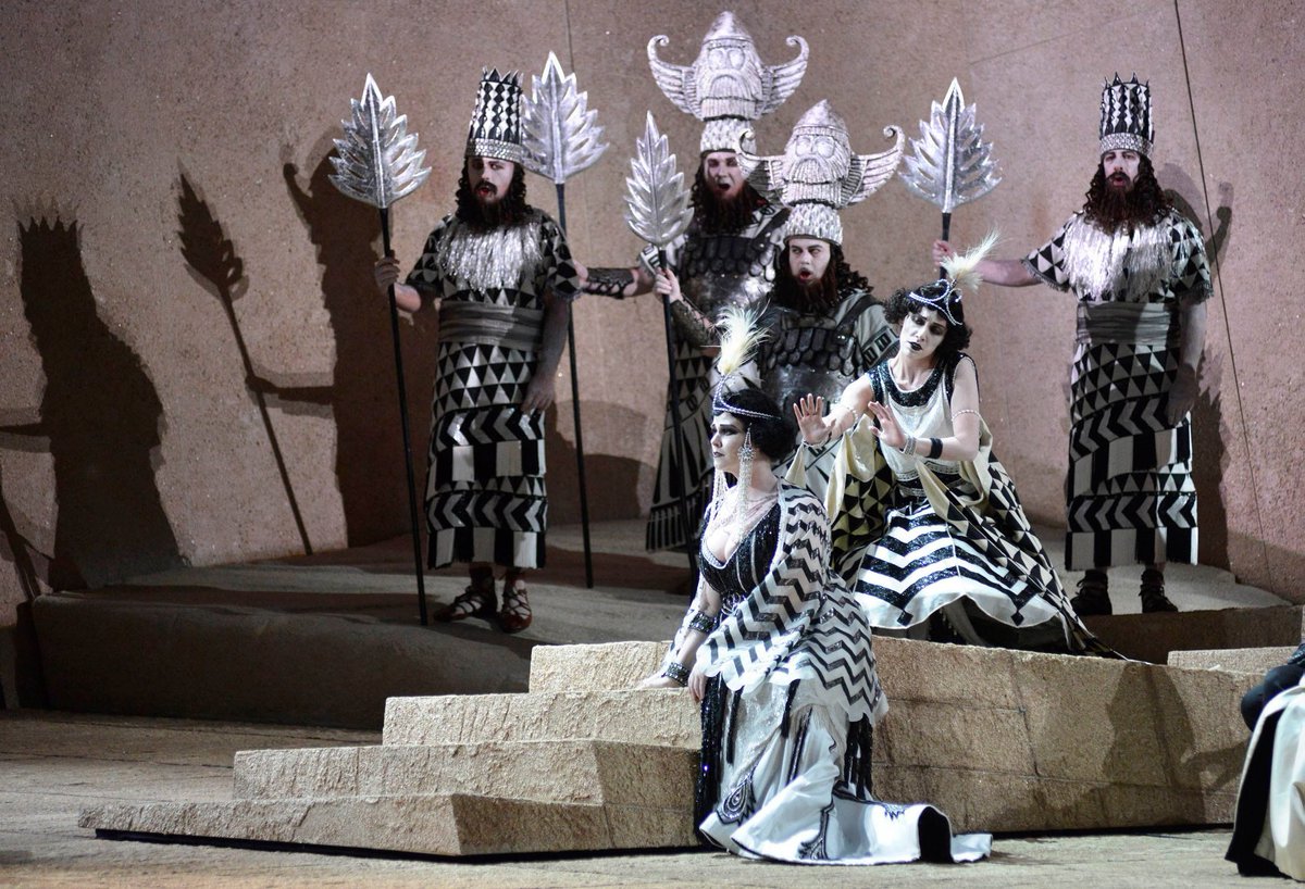 RossiniOperaFestival tweet media