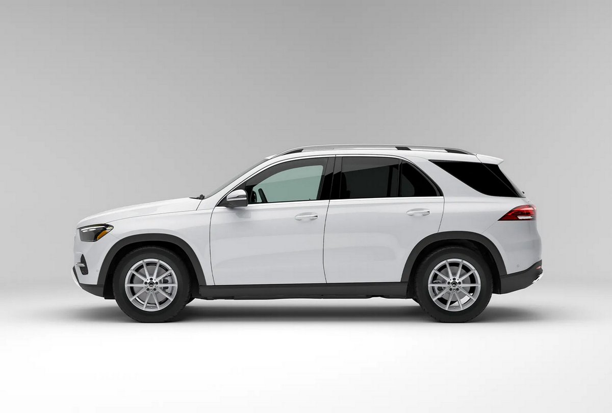 mercedesbenzbe1's tweet image. The redesigned 2024 Mercedes-Benz GLE SUV advances its legacy once again with more intuitive technology, richer refinement, and all-hybrid power including a new plug-in model. 
LEARN MORE  » nuvi.me/qgrbpu 
#mercedesbenzgle #gle #kendallauto