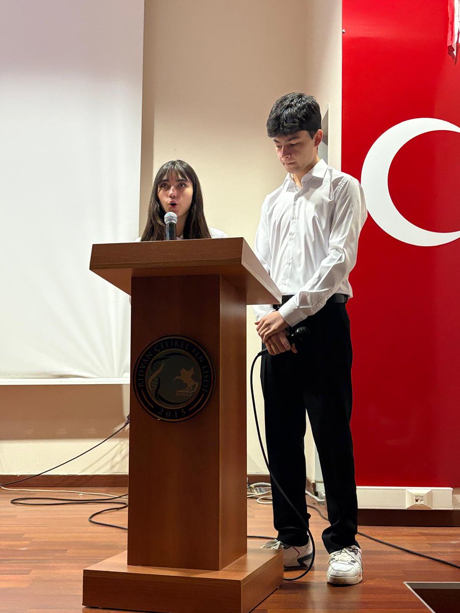 DvanFen's tweet photo. İstiklal Marşı’nın TBMM tarafından kabul edilişinin yıl dönümü, okulumuzda düzenlenen programla anıldı. Öğrencilerimizin hazırladığı etkinliklerle milli mücadele ruhu bir kez daha yaşatıldı.
Milli şairimiz Mehmet Âkif Ersoy’u rahmet, minnet ve saygıyla anıyoruz. https://t.co/DkYSawl6uA