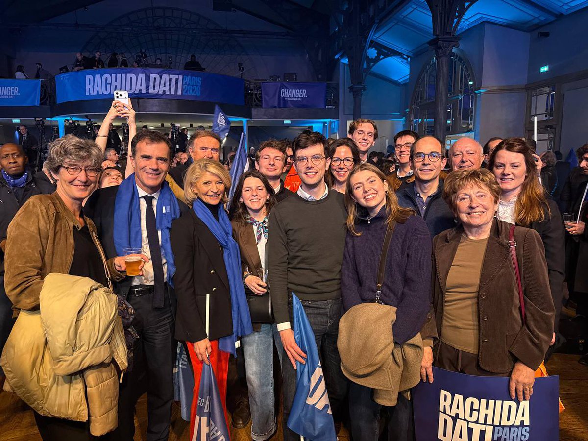 Dimanche, c’est RACHIDA DATI dès le premier tour ! 🗳️

Le seul choix pour l’alternance à Paris 💫

Avec les amis du <a href="/MoDem_Paris/">Mouvement Démocrate de Paris</a>🧡 📸