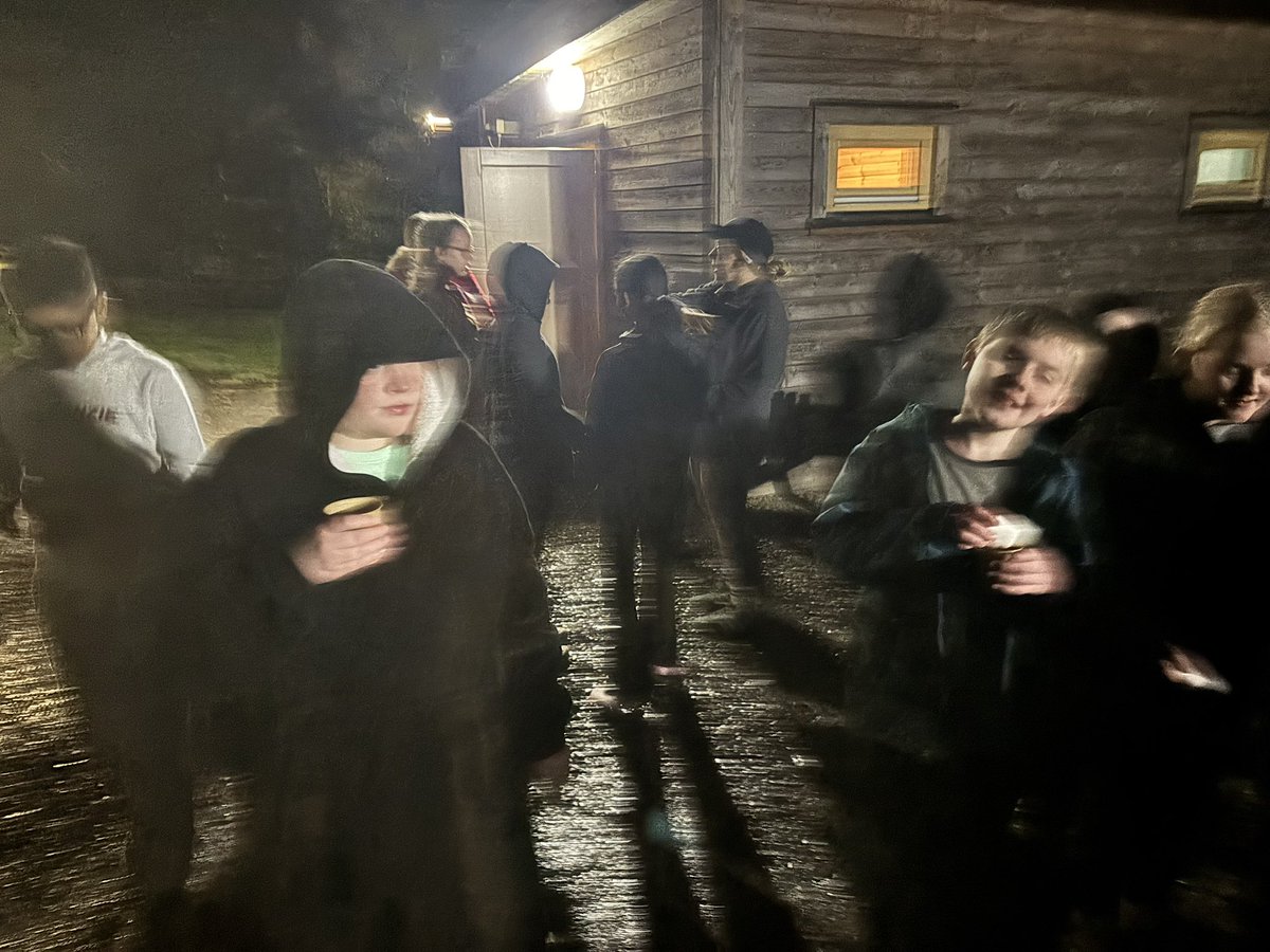 CraigtonPrimary's tweet photo. Last night with a hot chocolate and jumbo marshmallow! ☕️ https://t.co/YkCANZz1Ok
