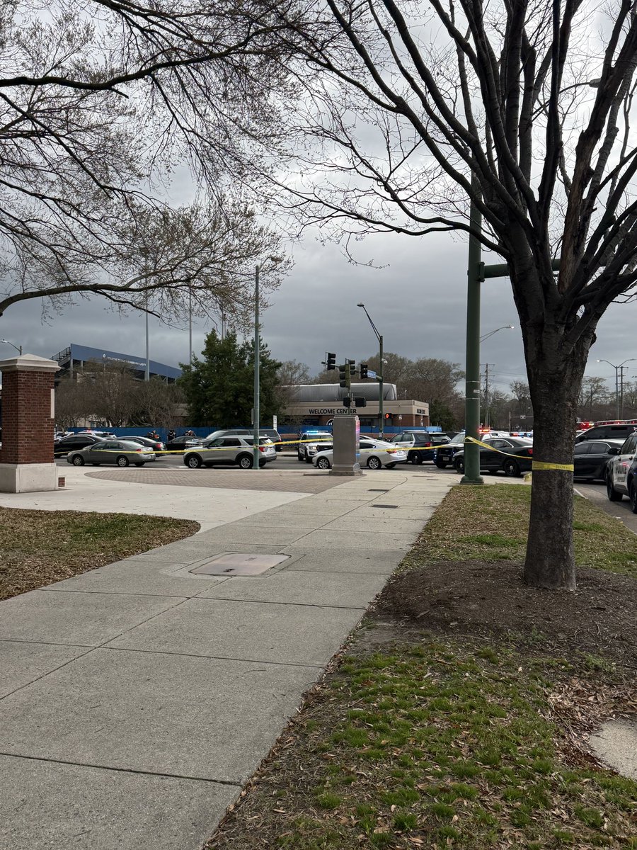 Norfolk Police Dept tweet media