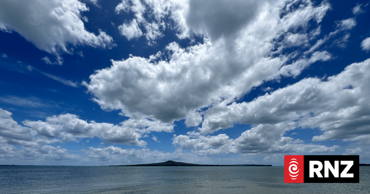 raetlomi's tweet image. UN experts 'gravely concerned' about attempts to block Vanuatu's climate resolution dlvr.it/TRSL9Z #Vanuatu