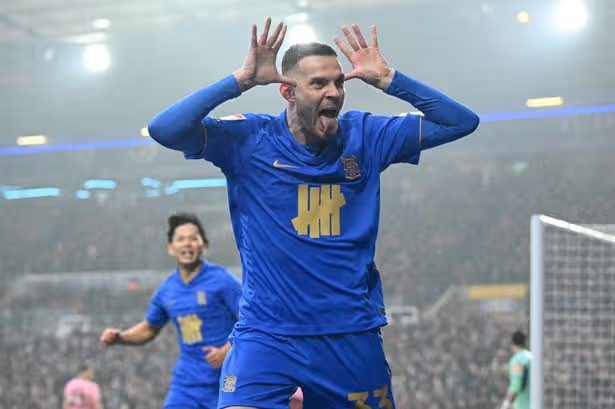 EddieNeddie tweet media