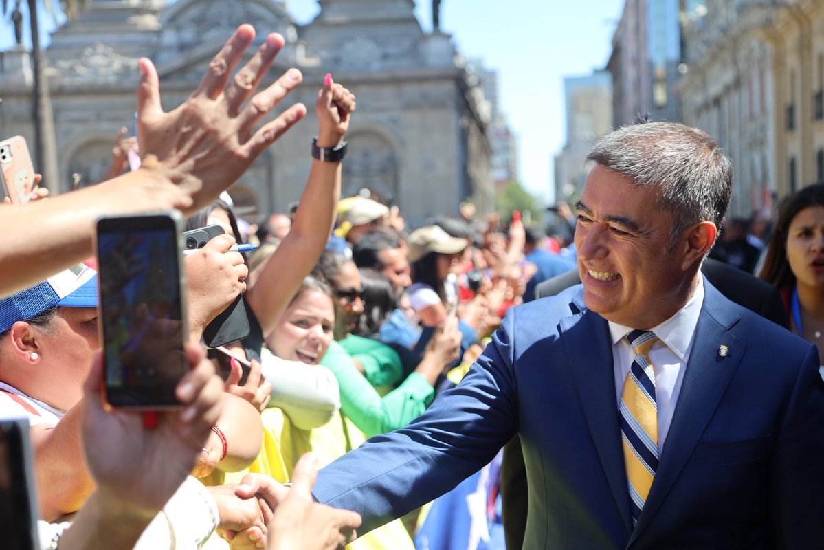 Santiago tweet media