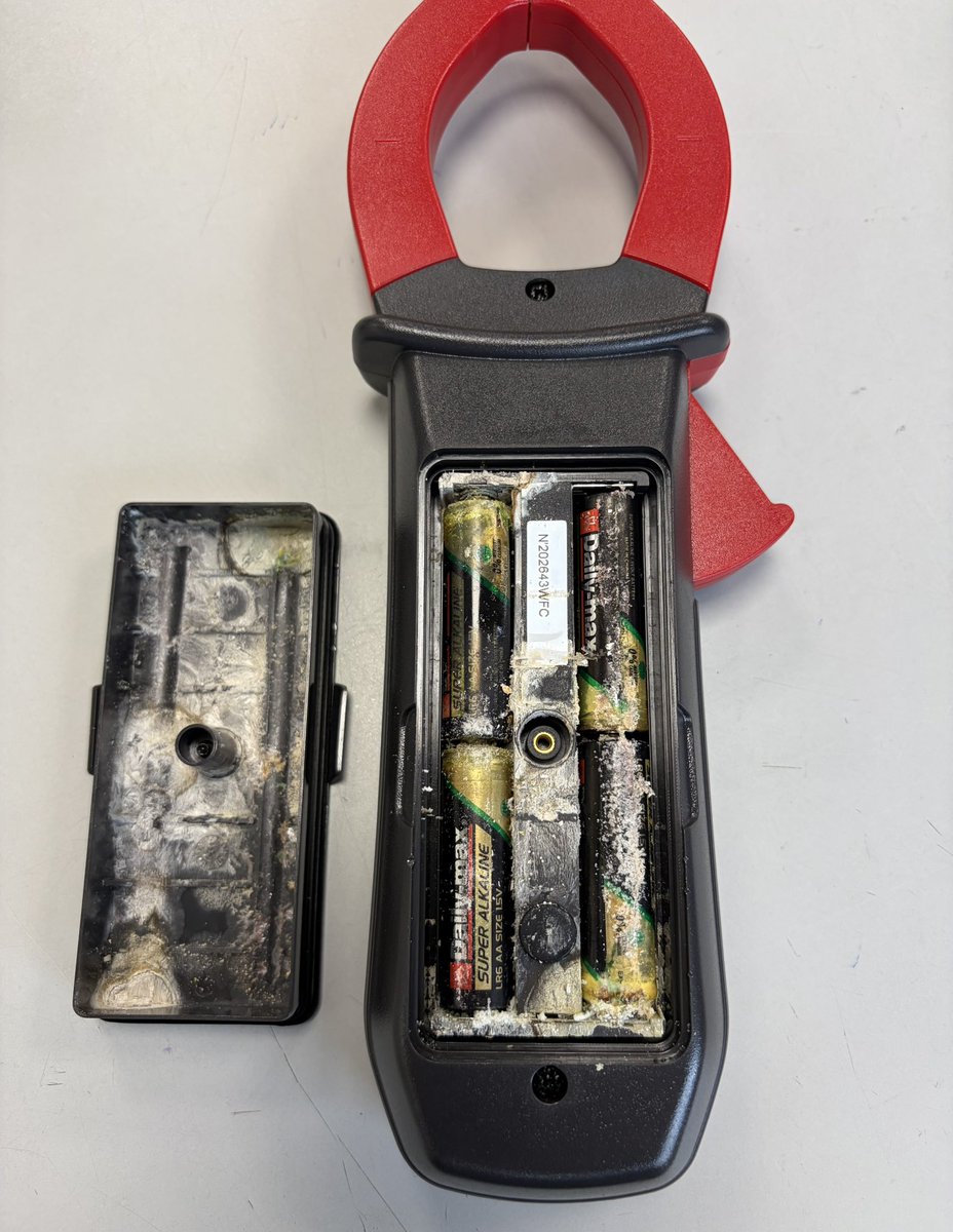 DIRK ♠️ ✒️📕🛠🎵☕️🚲🏊🏼‍♂️ tweet media