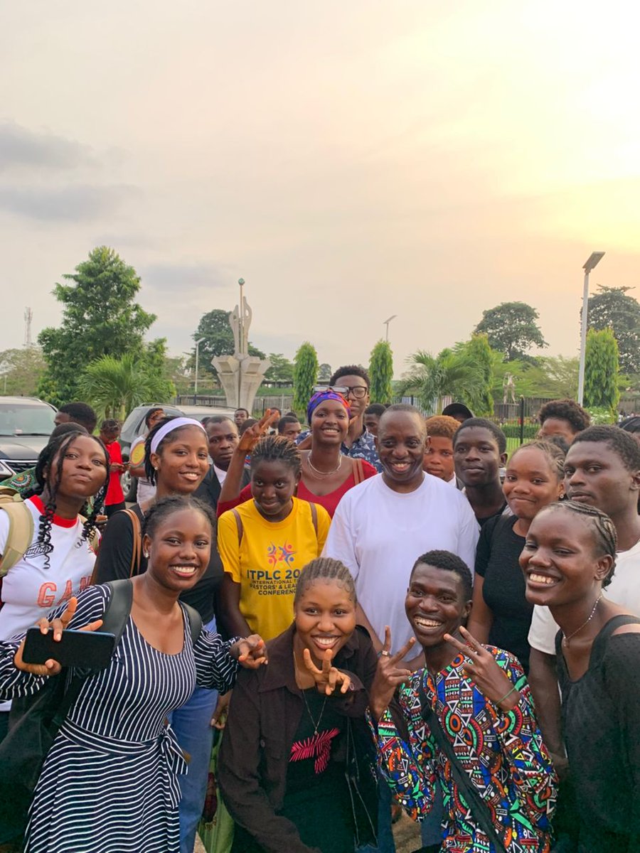 EmpireboyGlobal's tweet photo. Beyond the walls of the university lies a bigger responsibility — impact.

Attending the  Beyond UNIBEN Conference with Niyi Adesanya was more than a conference; it was a wake-up call to think bigger than degrees and titles.

Thank you @Nadesanya ....God bless you Sir. https://t.co/03hhBJr4Io