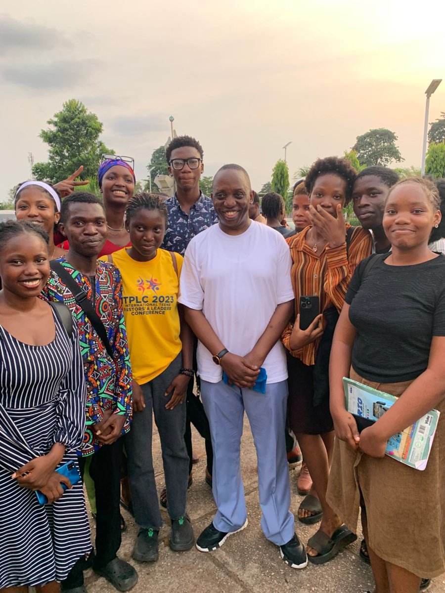 EmpireboyGlobal's tweet photo. Beyond the walls of the university lies a bigger responsibility — impact.

Attending the  Beyond UNIBEN Conference with Niyi Adesanya was more than a conference; it was a wake-up call to think bigger than degrees and titles.

Thank you @Nadesanya ....God bless you Sir. https://t.co/03hhBJr4Io