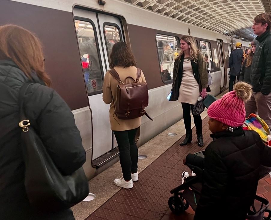 Metro Transit Police tweet media