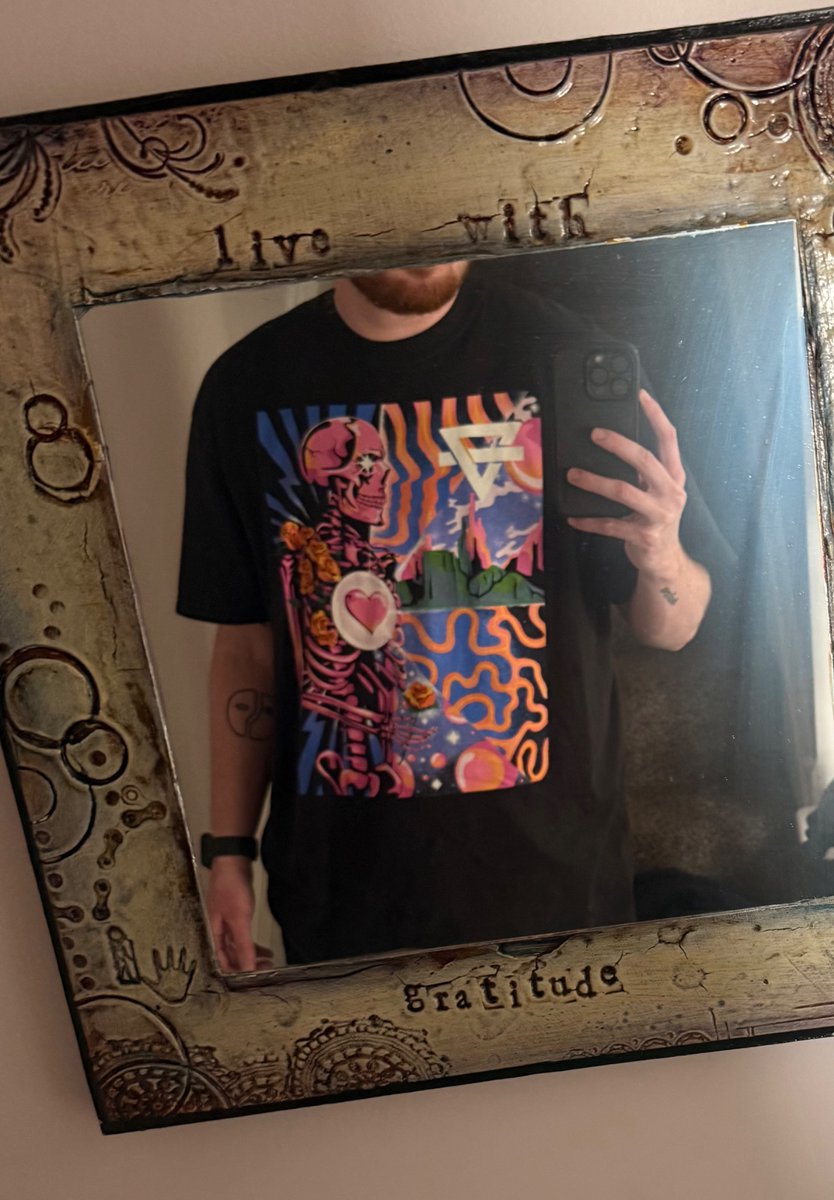 ryanatbest's tweet photo. this is the best tour shirt i’ve bought maybe ever, i just love it &amp; it makes me so happy https://t.co/WMj95SaT9y