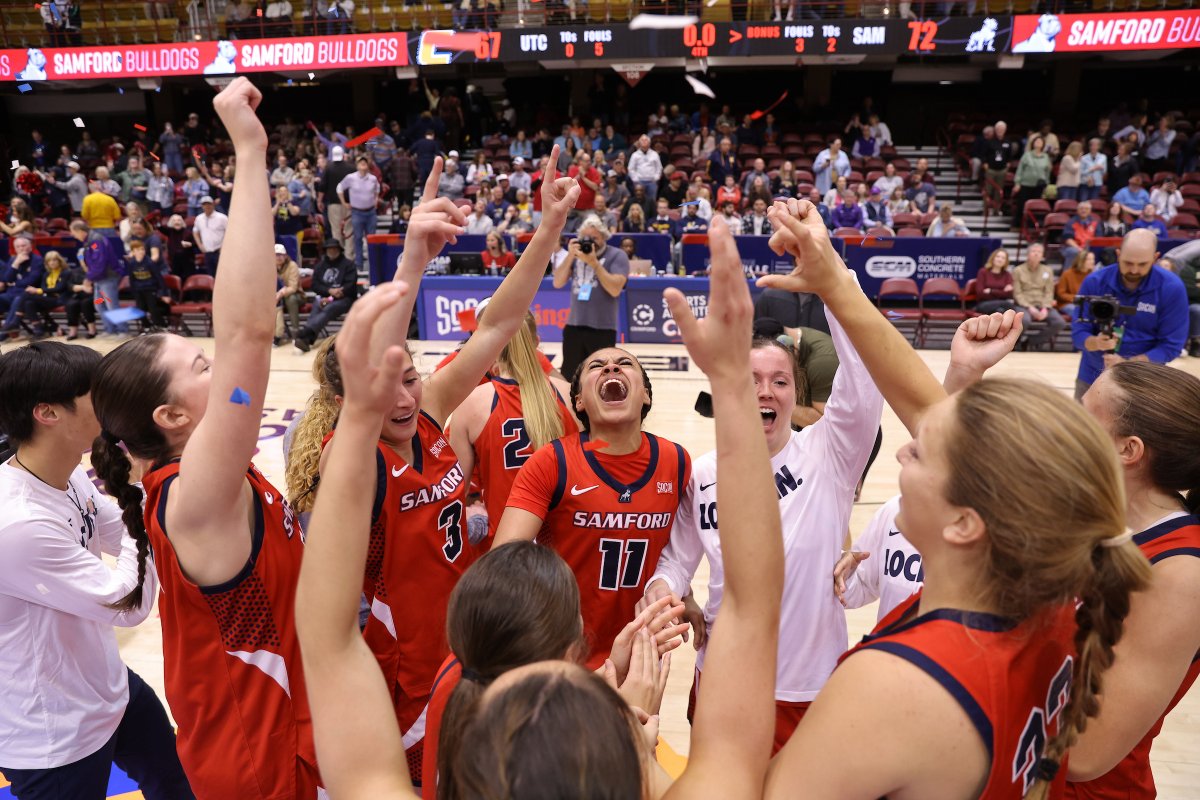 _ThomasAshworth's tweet photo. Samford's women's basketball team rode the No. 6 seed in the SoCon tourney all the way to a title and an NCAA tournament berth, but it's just one piece of a storybook season for the Bulldogs.

"Nothing can explain this feeling. We’re super excited."
 
✍️: https://t.co/iSvWYDXF8N https://t.co/WUNC6i2V3A