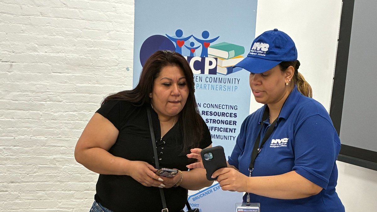 NYCImmigrants's tweet photo. Our team returned to #MottHaven in the Bronx to deliver a multilingual, informative, interactive #KYR & City services presentation. We shared information on  @IDNYC, such as key benefits and uses.

Thanks to @MottHavenCP for hosting and all your support. We assisted 21 attendees with their first steps in the enrollment process and shared multilingual City #KYR resources and MOIA’s Resource Roadmap.