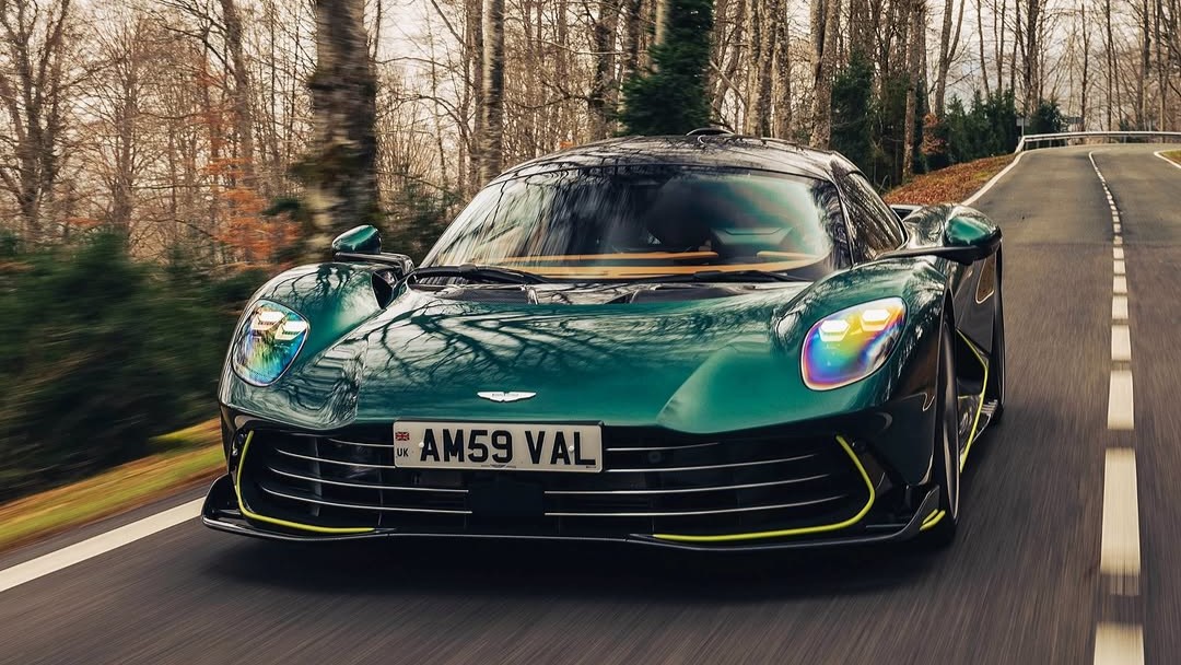Aston Martin tweet media