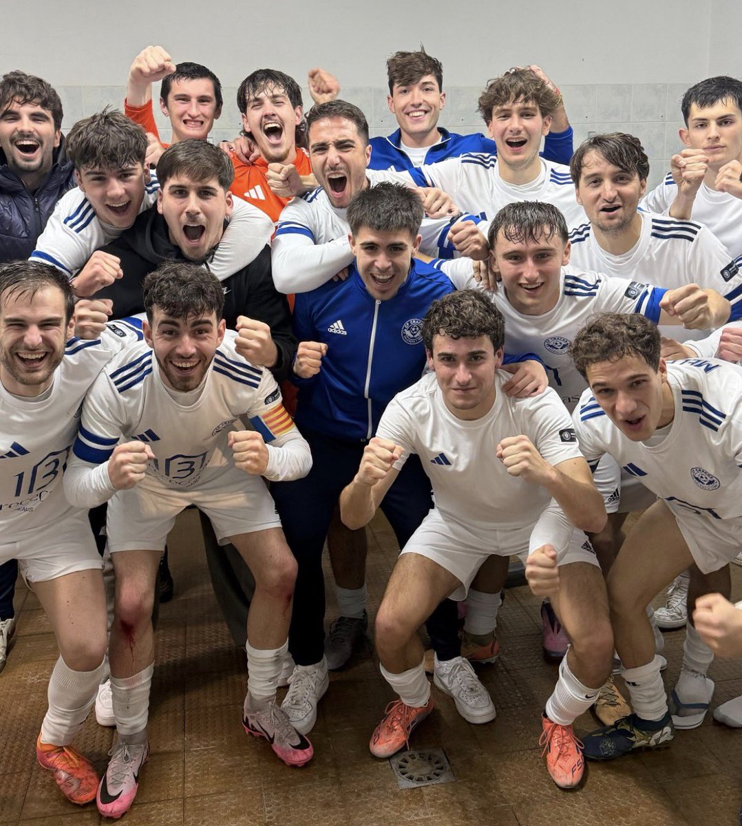 C.F. CRACKS tweet media