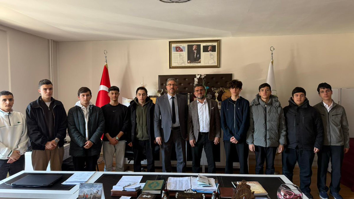 ehadkaraman's tweet photo. EHAD Karaman Şubesi olarak, İmam Hatip Lisesi’nde eğitim gören kıymetli hafız öğrencilerimize bayram öncesi gönül hediyelerini takdim ettik. Hocamız Mustafa Özer’e ve destek olan hayırseverlere teşekkür eder, Allah kabul etsin dileklerimizi iletiriz.
.
.
.
#hafızlık #ehad https://t.co/8LlsLp76Oy