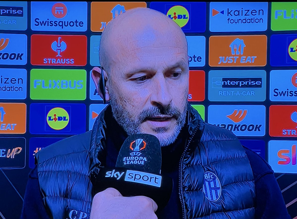 calciomercatoit's tweet image. 🤬“L’arbitro è stato troppo permissivo con #Ndicka. Ha lavorato in maniera sporca, tirandogli la maglia, e non gli ha permesso di giocare più palloni”‼️

🗣️Vincenzo #Italiano a Sky 

#BolognaRoma #ASRoma #EuropaLeague