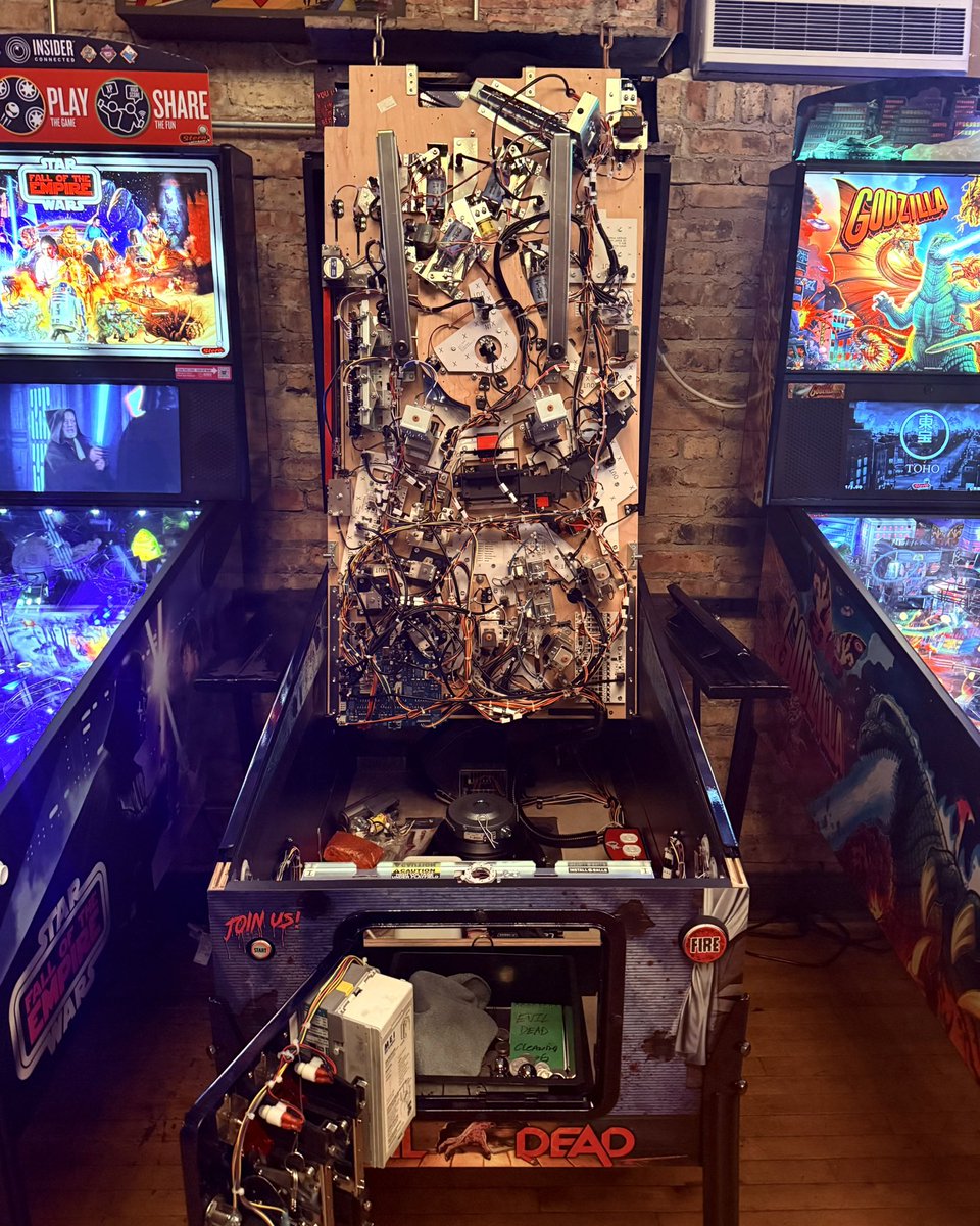 Logan Arcade tweet media