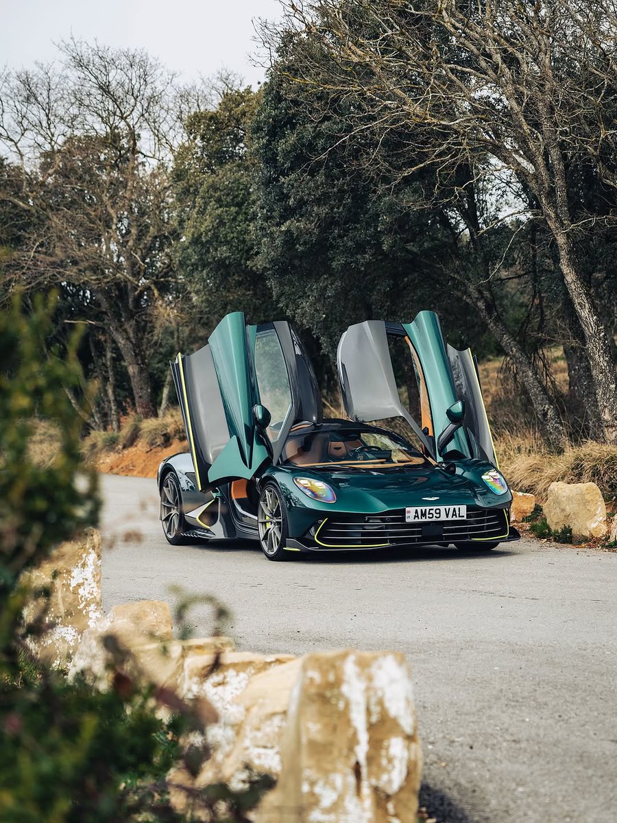 Aston Martin tweet media