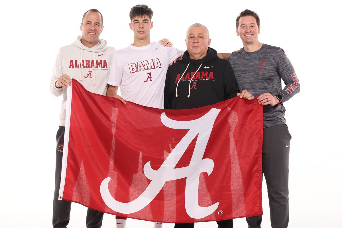 Parsa Bombs 💣 tweet media