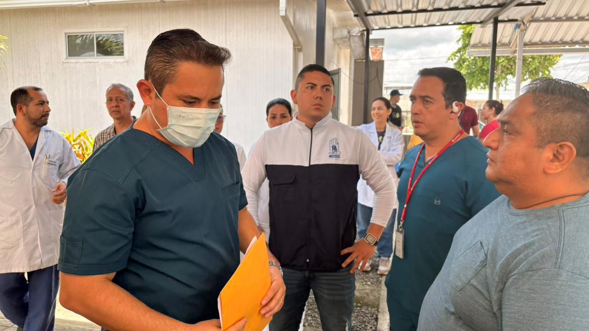 IESS_Manabi's tweet photo. #IESSInforma | Autoridades del @IESS_Manabi recorrieron las instalaciones de @UleamEcuador donde se prevé instalar la contingencia del Hospital Básico Chone 🏥. https://t.co/WLxh3UTlK4