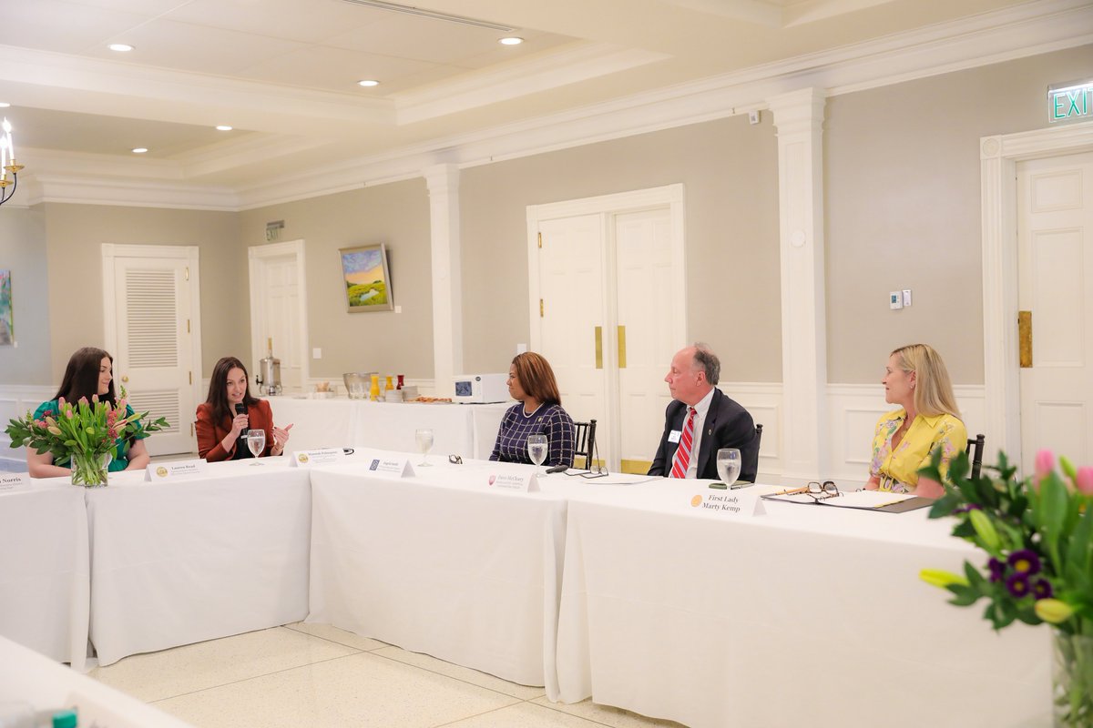 First Lady Marty Kemp tweet media