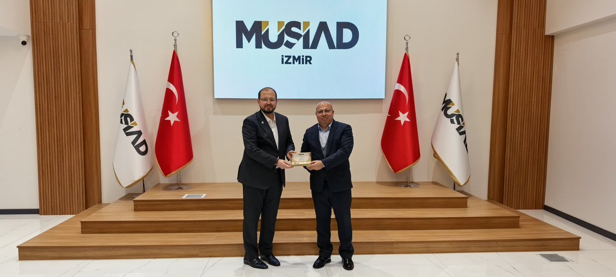 GokhanTemurTR's tweet photo. 📍 MÜSİAD İzmir ( @MUSIADIzmir )

Anadolu Gençlik Derneği ( @agdorgtr ) ve Milli Gençlik Vakfı ( @MilliGenclik ) Genel Başkanı Sn. Salih Turhan’ı ( @AGDSalihTURHAN ) yeni hizmet binamızda misafir ettik.

Gerçekleşen ziyarette, gençliğimizin eğitimi ve topluma katkı sunabileceğimiz projeler üzerine değerlendirmelerde bulunduk.

Yeni şube binamıza ilettikleri hayırlı olsun dilekleri ve nazik ziyaretleri için kendilerine teşekkür ediyoruz.

ÖNCE AHLAK ve MANEVİYAT…