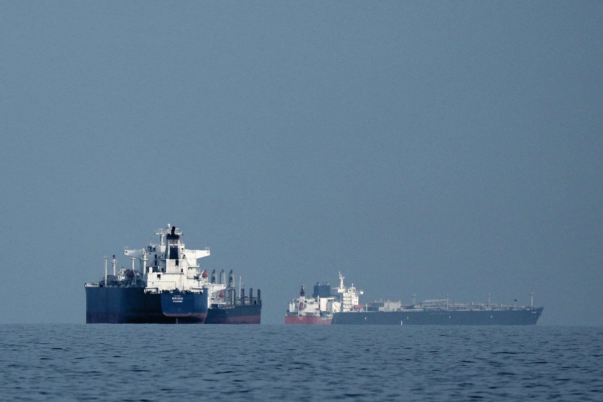 Bombas estão explodindo no Irã e no Oriente Médio, mas as consequências estão afetando residências e empresas em bairros de todo o mundo.
No Kansas, os compradores de imóveis viram as taxas de hipoteca de 30 anos ultrapassarem os 6% esta semana. No oeste da Índia, famílias