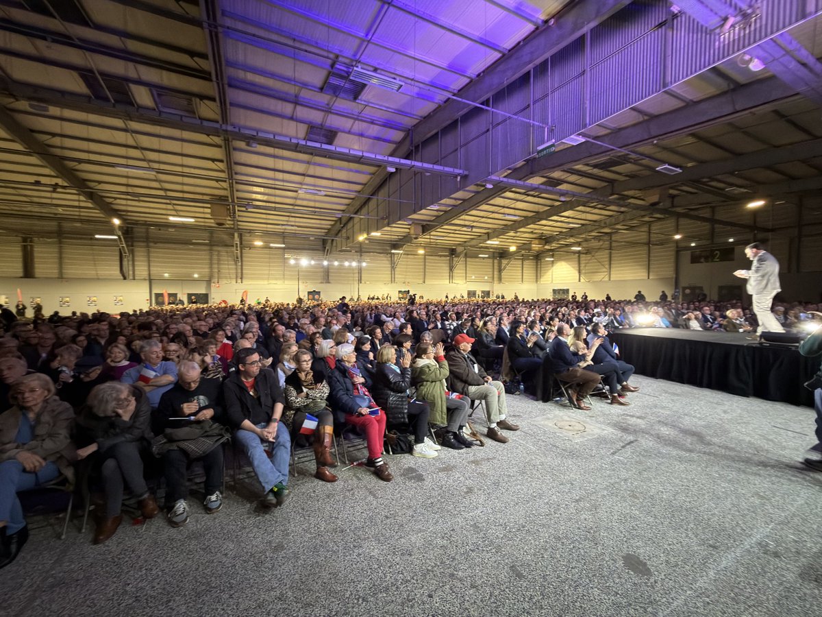charlotteweitig's tweet photo. @BaronNouar La gauche qui ment, encore et toujours… 
Nos 1500 invités vous saluent. 😘

@Foulques44 https://t.co/Oxb91QZ0CA