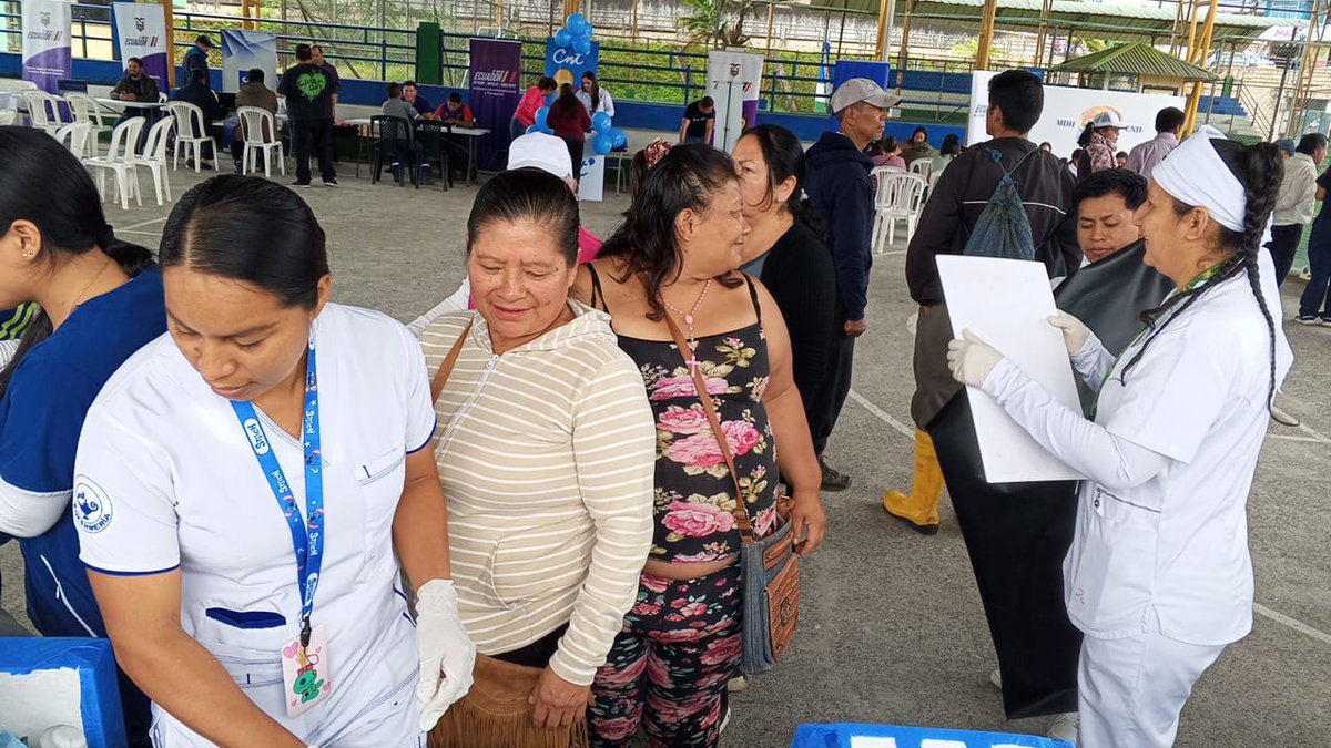 IESSNapo's tweet photo. 📍 ¡En territorio!

@IESS_Napo se unió a la Brigada Social de la @GoberNapo en el cantón El Chaco.
Socializamos los beneficios de la #AfiliaciónJoven, voluntarios e independientes, además de brindar atención médica a la población. 🩺🇪🇨 https://t.co/o3YqKSmij6