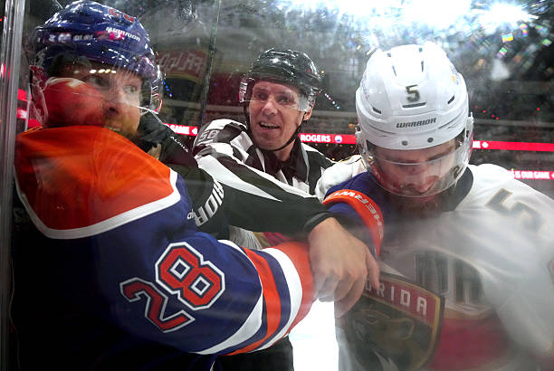 Edmonton Oilers vs. Dallas Stars get refs TJ Luxmore (#21) and Justin Kea (#36) with Ryan Gibbons (#58) and Kilian McNamara (#93) on lines 
scoutingtherefs.com/2026/03/51456/… 
#LetsGoOilers #TexasHockey #EDMvsDAL #Oilers #Stars #EDM #DAL