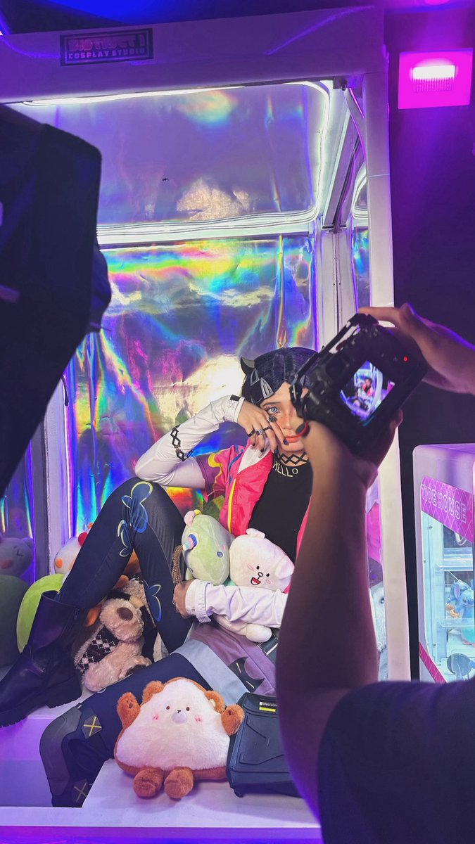 nukellavt's tweet photo. TEASER from my Clove shoot! 🦋💗 #valorant #cosplay #clove #valorantcosplay @valorant @riotgames https://t.co/RuE71zqZ2J