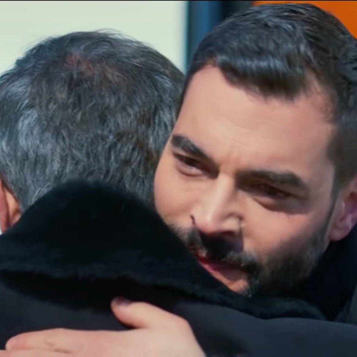 marriellzz's tweet photo. ortaklar? kardeşler...
 #veliaht #AkinAkinözü #hazaltüresan #erkankolçakköstendil https://t.co/YrHoyKMA84