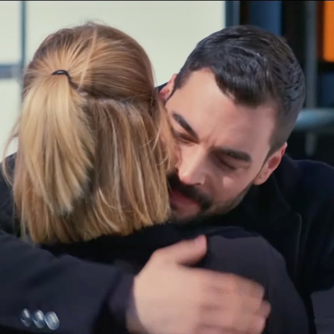 marriellzz's tweet photo. ortaklar? kardeşler...
 #veliaht #AkinAkinözü #hazaltüresan #erkankolçakköstendil https://t.co/YrHoyKMA84