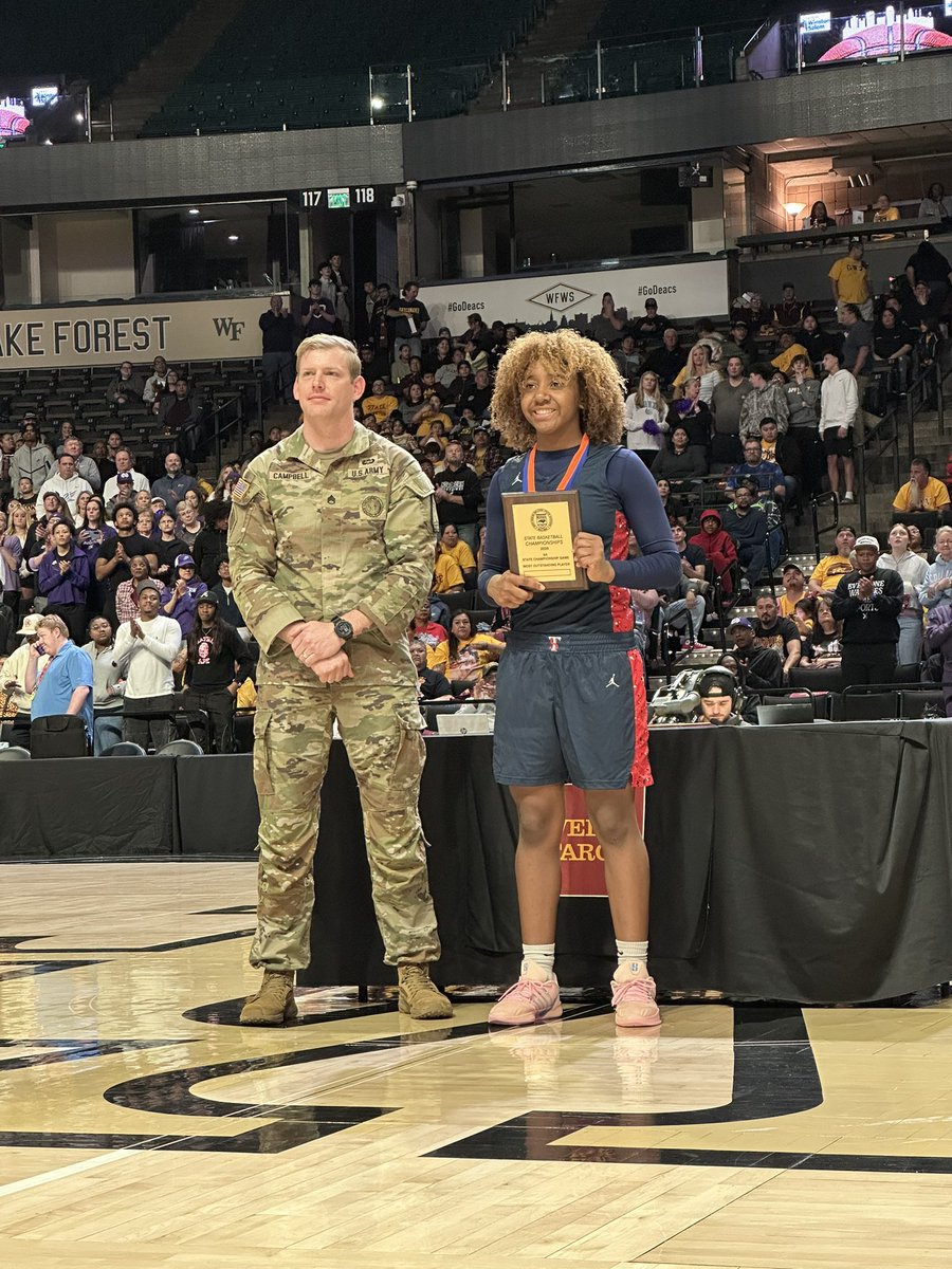 Mindy McCarthy tweet media