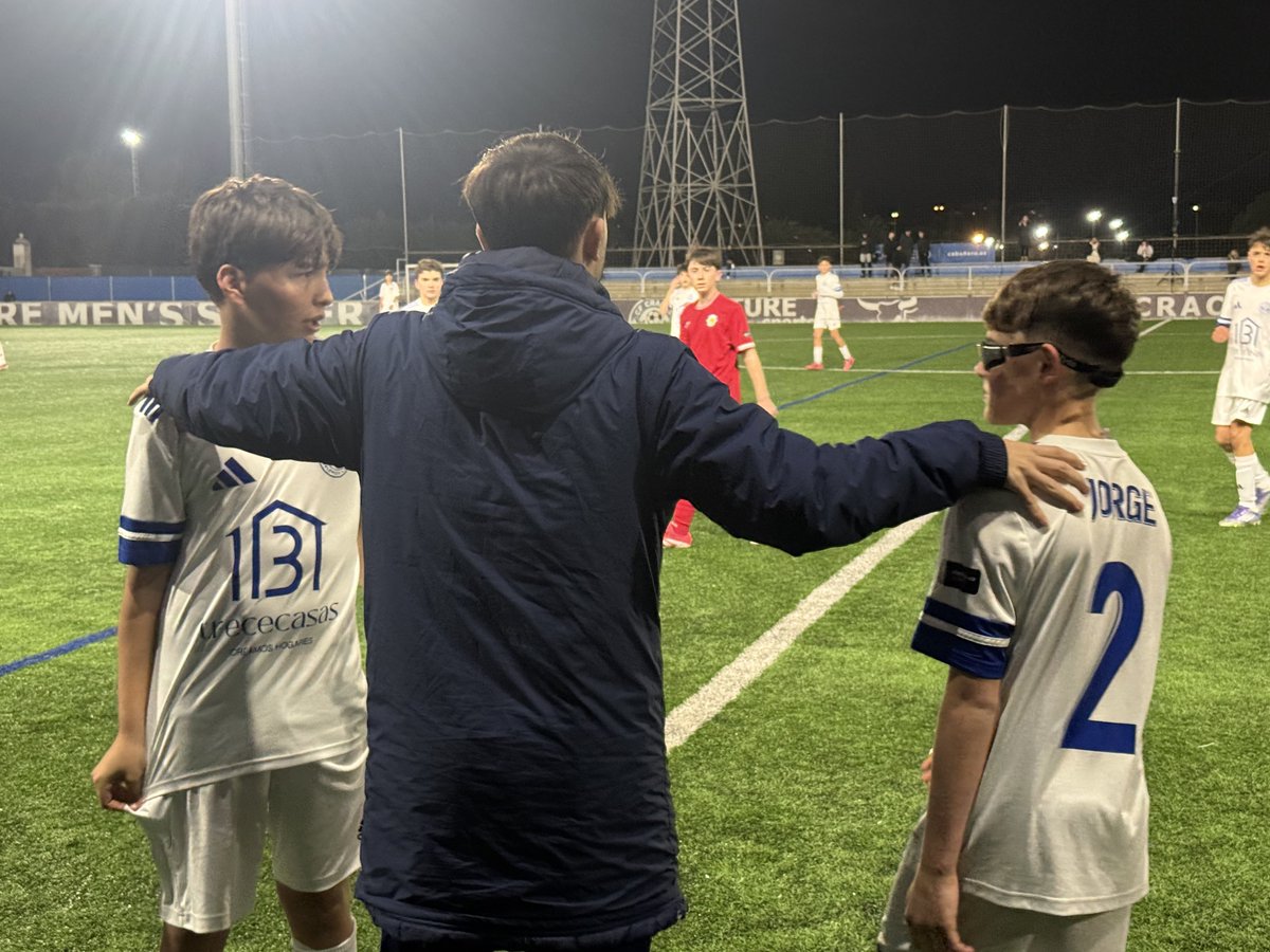 C.F. CRACKS tweet media